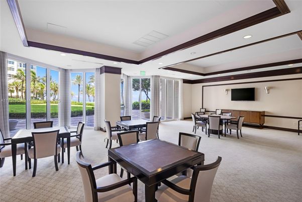 Dining room, Interior, Recessed Lighting