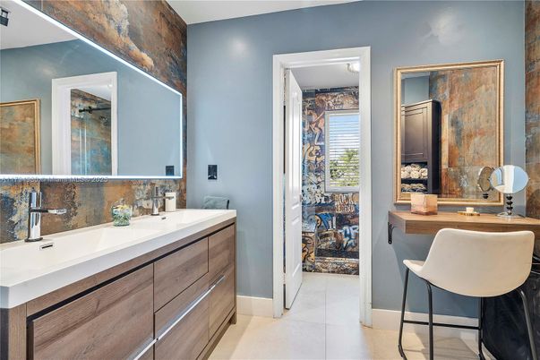 Bathroom, Interior