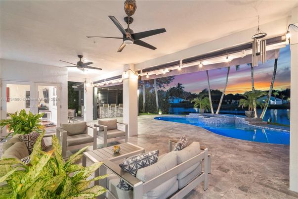 Exterior, Living room, Pool, Water