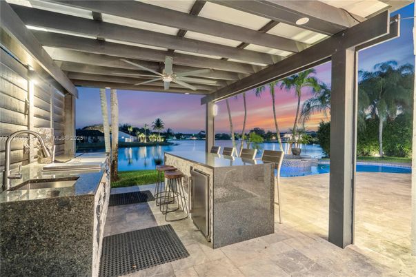 Exterior, Pool, Water