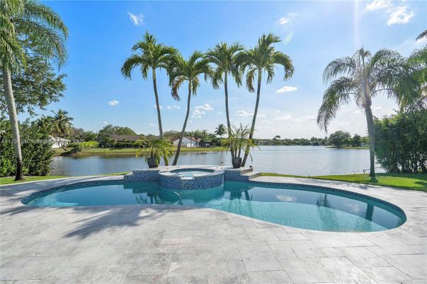 Exterior, Pool, Water