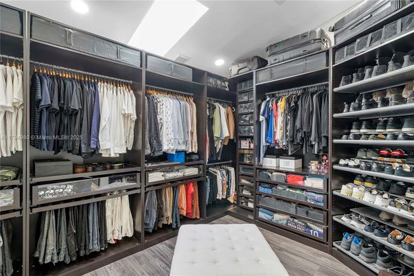 Interior, Recessed Lighting, Walk-in Closets, Wood Texture Flooring