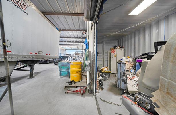 Garage, Interior