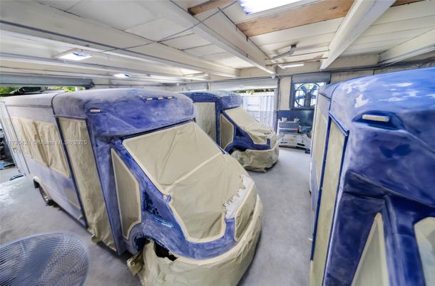 Garage, Interior