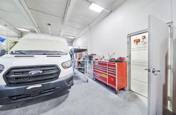 Garage, Interior