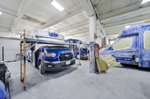 Garage, Interior