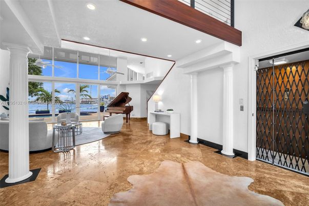 Interior, Living room, Pendant Lights, Piano, Recessed Lighting