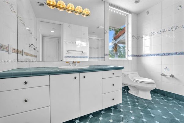 Bathroom, Interior, Recessed Lighting, Tile Countertops