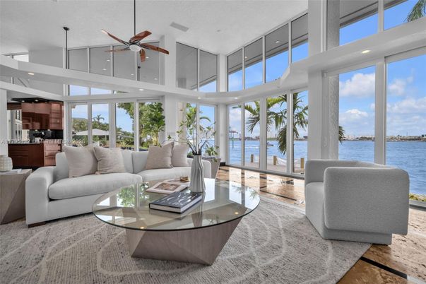 Interior, Living room, Sun Room, Water