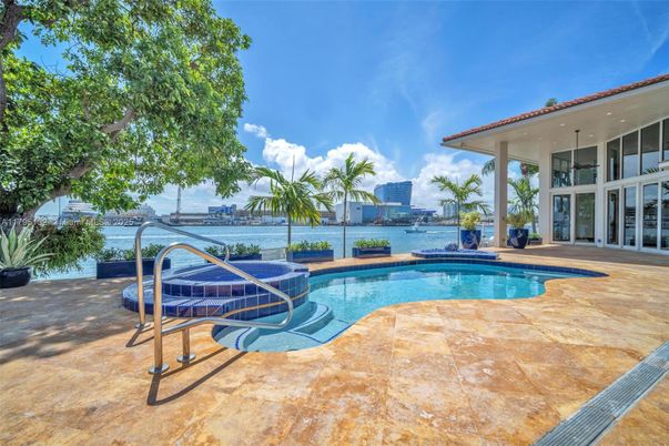 Exterior, Pool, Water