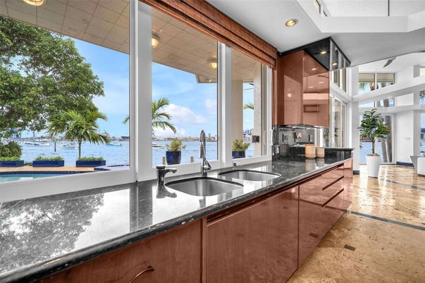 Interior, Kitchen, Recessed Lighting, Water