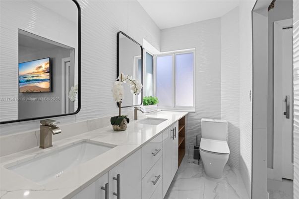 Bathroom, Dual Sink Vanities, Interior, Marble