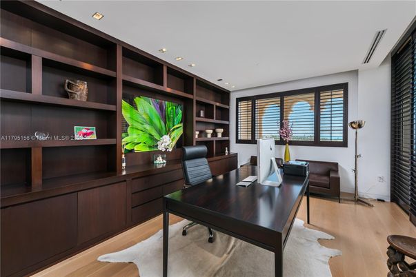 Home Office, Interior, Recessed Lighting, Wood Texture Flooring