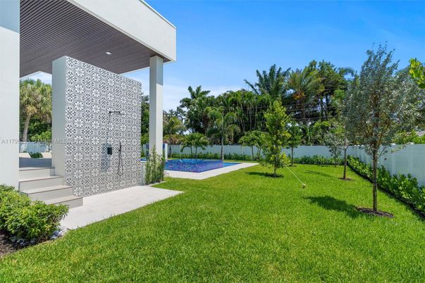 Backyard, Exterior, Pool