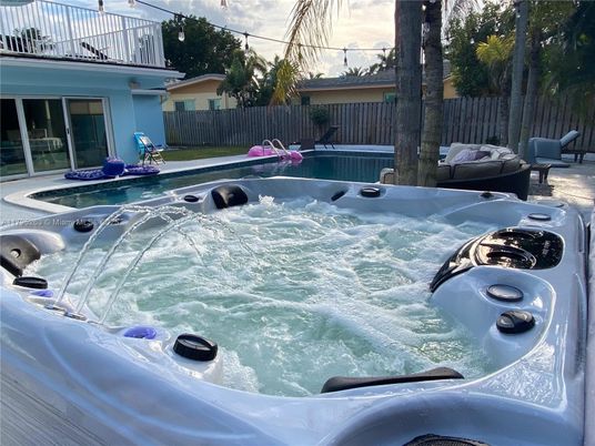 Exterior, Hot Tub
