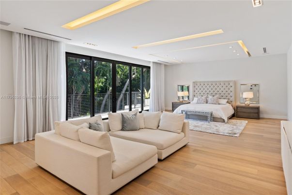 Bedroom, Interior, Living room, Recessed Lighting, Wood Texture Flooring