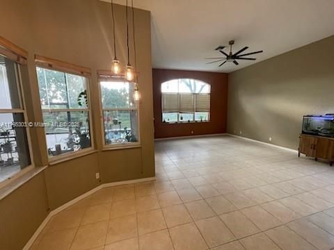 Empty room, Interior, Pendant Lights