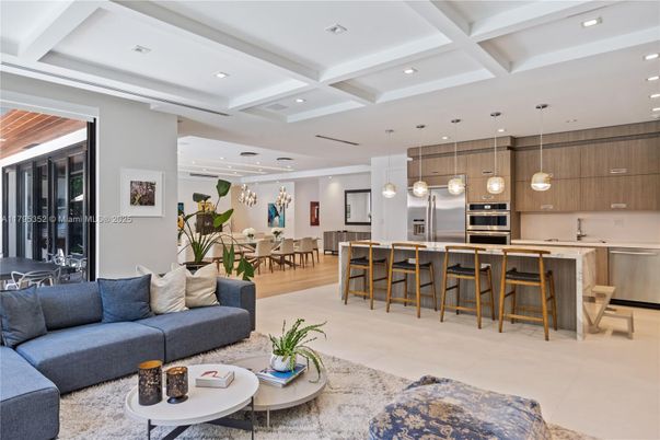 Dining room, Interior, Kitchen, Living room, Pendant Lights, Recessed Lighting, Stainless Steel Appliances