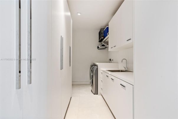 Interior, Recessed Lighting, Washer
