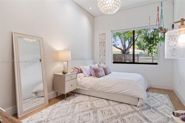Bedroom, Interior, Pendant Lights, Recessed Lighting, Wood Texture Flooring