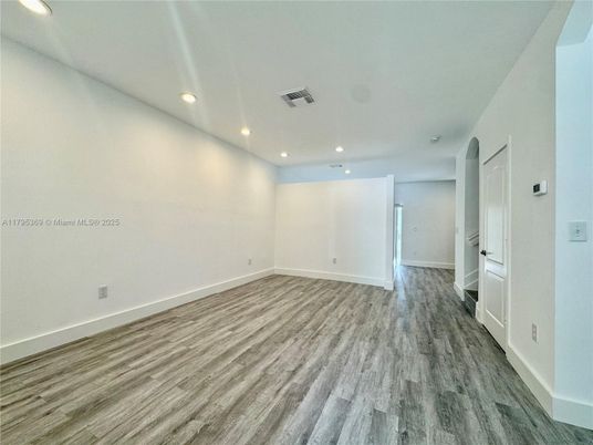 Empty room, Interior, Recessed Lighting, Wood Texture Flooring