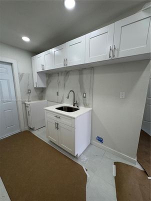 Interior, Kitchen, Marble Walls, Recessed Lighting