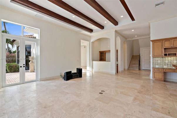 Empty room, Interior, Recessed Lighting, Wooden Beams