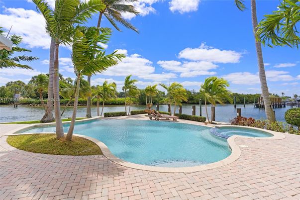 Exterior, Lake, Pool
