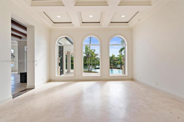 Empty room, Interior, Recessed Lighting