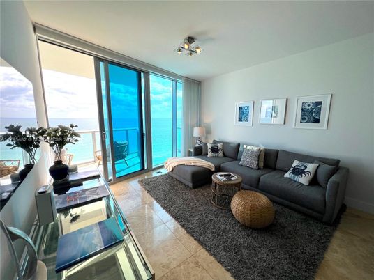 Interior, Living room, Water