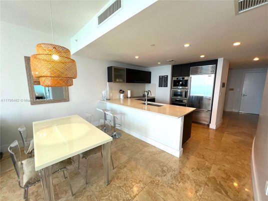 Dining room, Interior, Kitchen, Pendant Lights, Recessed Lighting, Stainless Steel Appliances