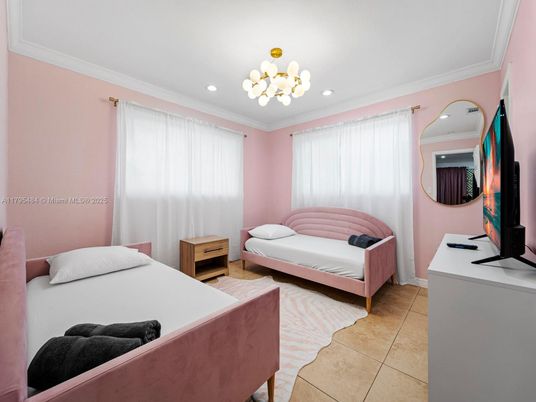 Bedroom, Chandelier, Interior, Recessed Lighting