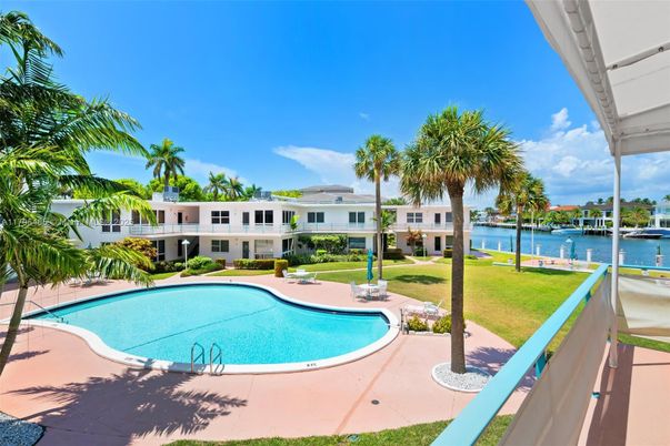 Exterior, Pool, Water
