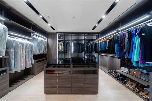 Interior, Recessed Lighting, Walk-in Closets, Wood Texture Flooring