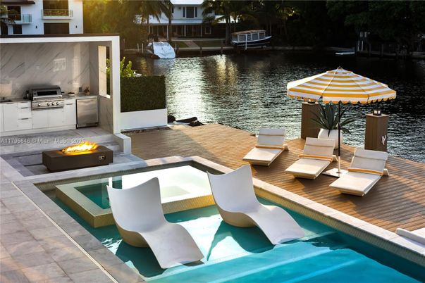 Exterior, Lake, Pool