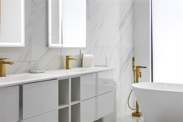 Bathroom, Free Standing Baths, Interior, Marble Walls
