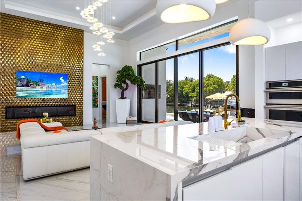 Interior, Kitchen, Living room, Pendant Lights, Recessed Lighting, Stainless Steel Appliances