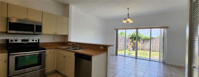 Interior, Kitchen, Pendant Lights, Stainless Steel Appliances