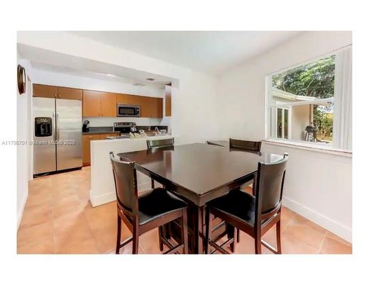Dining room, Interior, Kitchen, Stainless Steel Appliances