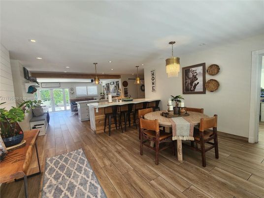 Dining room, Interior, Kitchen, Pendant Lights, Recessed Lighting, Wood Texture Flooring