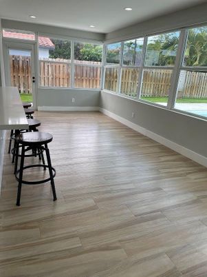 Interior, Recessed Lighting, Wood Texture Flooring