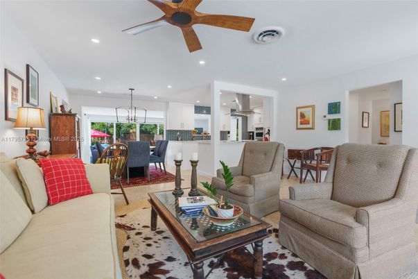 Dining room, Interior, Kitchen, Recessed Lighting