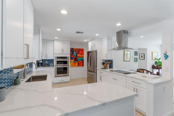 Dining room, Interior, Kitchen, Living room, Pendant Lights, Recessed Lighting, Stainless Steel Appliances