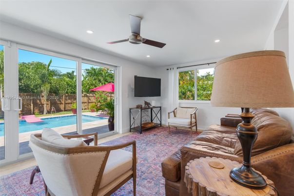 Dining room, Interior, Kitchen, Pendant Lights, Recessed Lighting, Stainless Steel Appliances