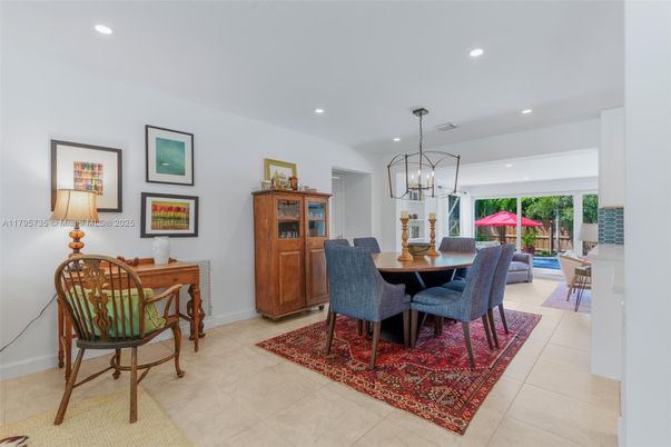 Chandelier, Dining room, Interior, Pendant Lights, Recessed Lighting