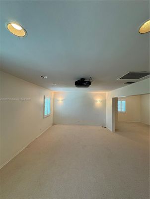 Empty room, Interior, Recessed Lighting