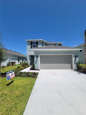 Attached, Exterior, Facade, Modern