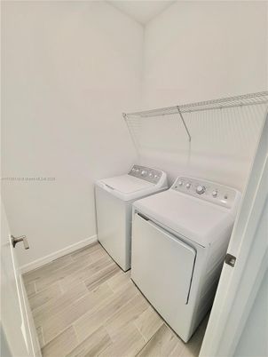 Interior, Utility Closets, Washer, Wood Texture Flooring