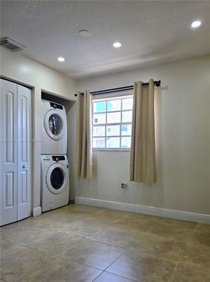 Interior, Recessed Lighting, Utility Closets, Washer