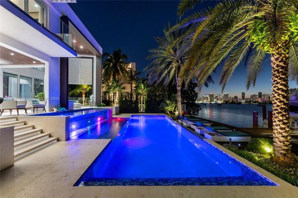 Exterior, Lake, Pool